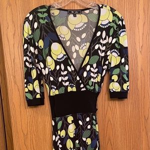 Cute dress with flattering waist